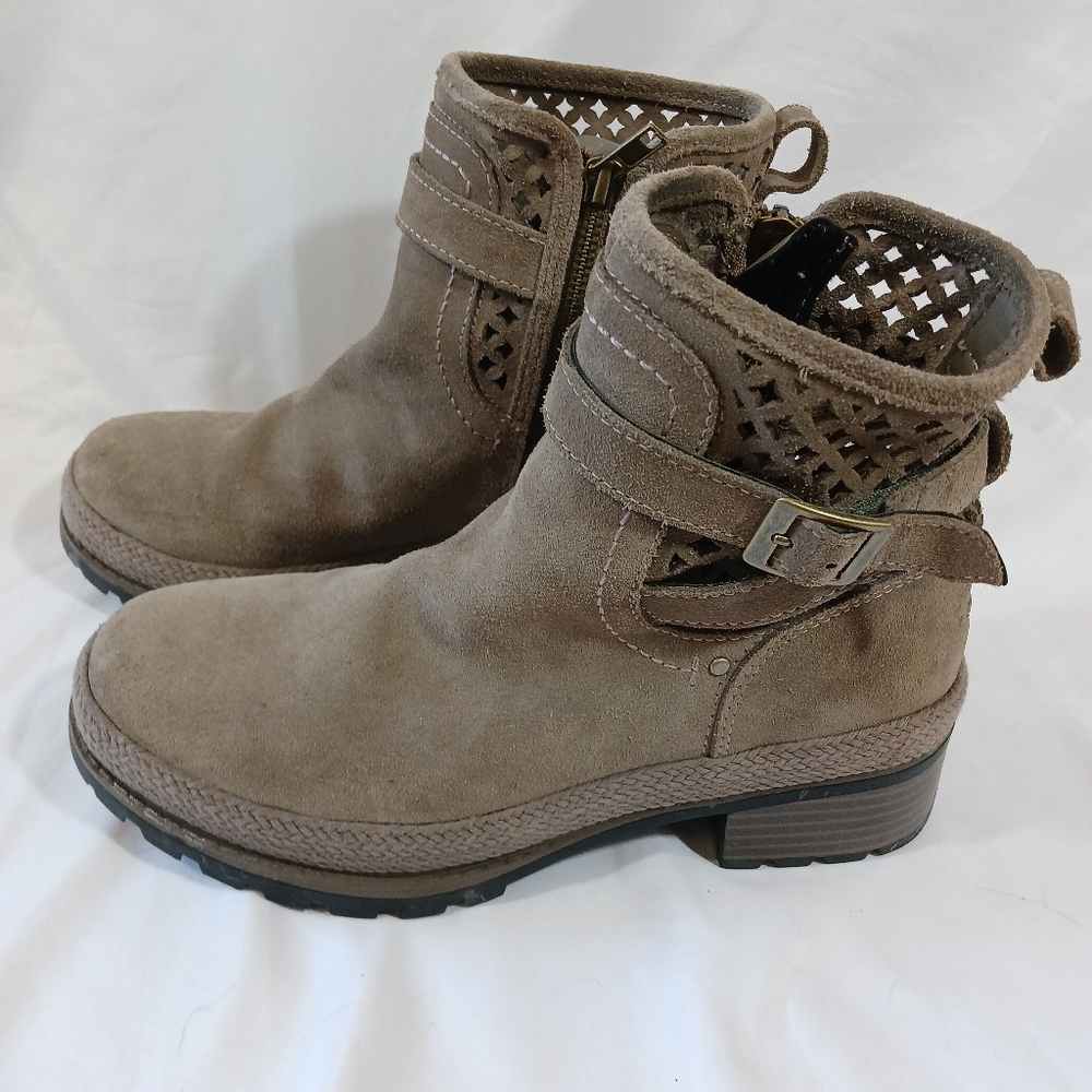 Muck Boot Liberty Ankle Bootie Leather Waterproof 120018  size 7.5